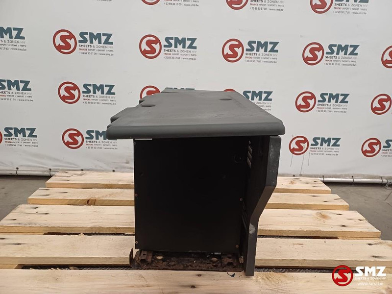 Iveco Occ koelkast Iveco - Кабина и ентериер за Камион: слика 4 Iveco Occ koelkast Iveco - Кабина и ентериер за Камион: слика 4