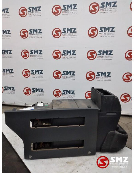 Iveco Occ koelkast Iveco - Кабина и ентериер за Камион: слика 2 Iveco Occ koelkast Iveco - Кабина и ентериер за Камион: слика 2