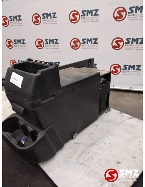 Iveco Occ koelkast Iveco - Кабина и ентериер за Камион: слика 1 Iveco Occ koelkast Iveco - Кабина и ентериер за Камион: слика 1