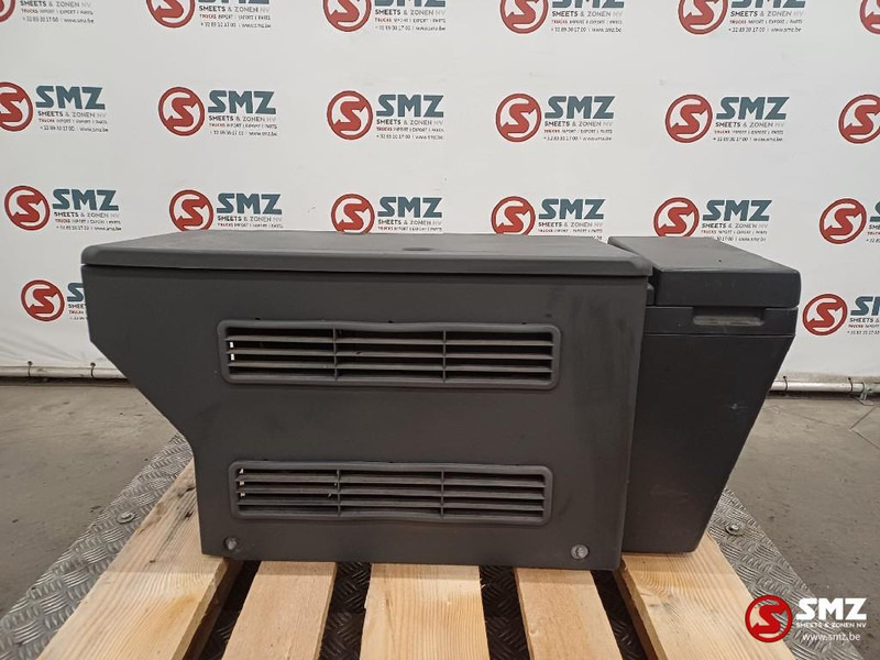 Iveco Occ koelkast Iveco - Кабина и ентериер за Камион: слика 2 Iveco Occ koelkast Iveco - Кабина и ентериер за Камион: слика 2