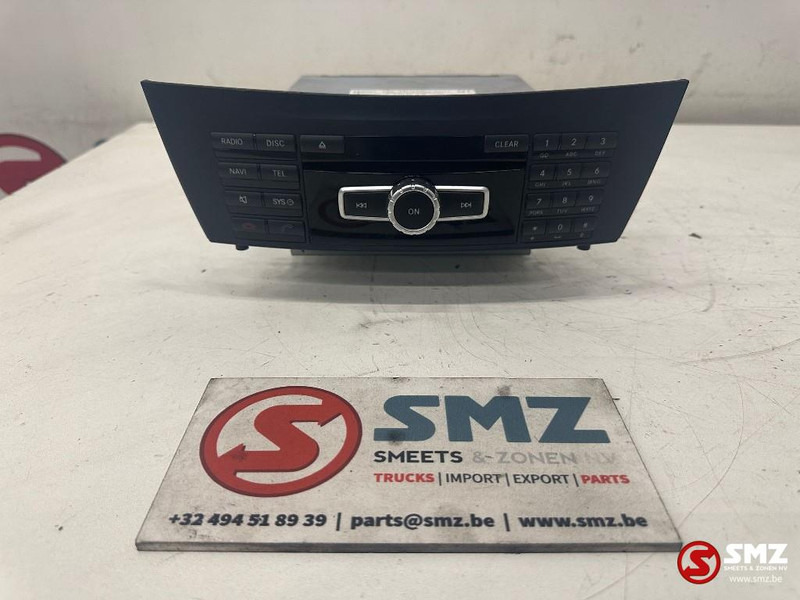 Mercedes-Benz Occ Radio Mercedes W204 - Електричен систем за Автомобил: слика 3 Mercedes-Benz Occ Radio Mercedes W204 - Електричен систем за Автомобил: слика 3