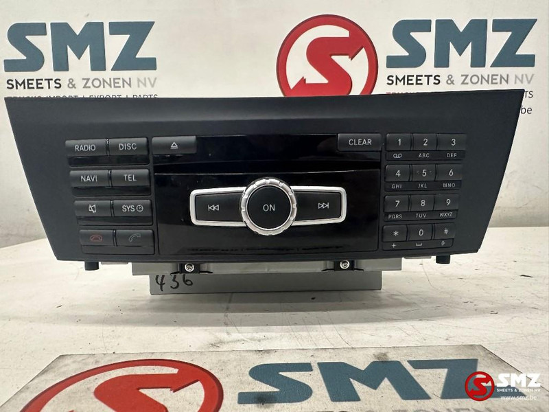 Mercedes-Benz Occ Radio Mercedes W204 - Електричен систем за Автомобил: слика 1 Mercedes-Benz Occ Radio Mercedes W204 - Електричен систем за Автомобил: слика 1