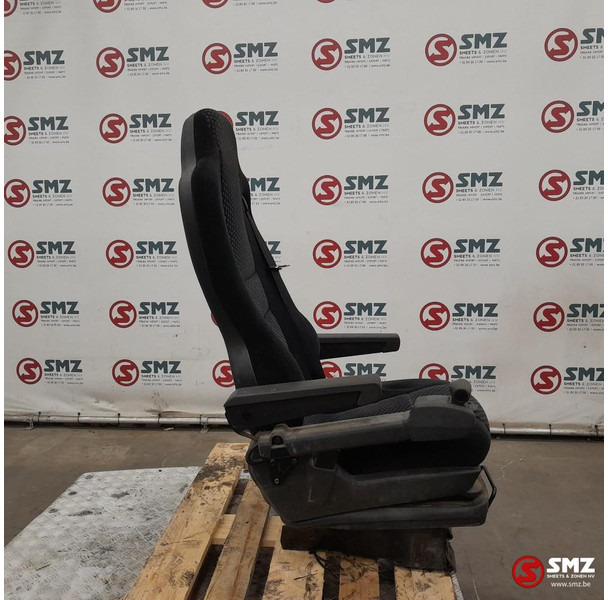 Mercedes-Benz Occ bestuurdersstoel Mercedes Actros MP3 - Кабина и ентериер за Камион: слика 4 Mercedes-Benz Occ bestuurdersstoel Mercedes Actros MP3 - Кабина и ентериер за Камион: слика 4