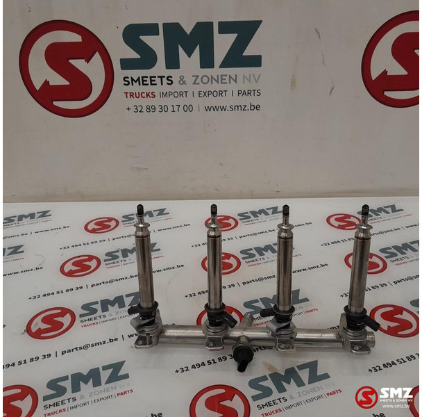 Mercedes-Benz Occ brandstofinjectiespruitsuk + 4 verstuivers AMG - Систем за гориво за Автомобил: слика 2 Mercedes-Benz Occ brandstofinjectiespruitsuk + 4 verstuivers AMG - Систем за гориво за Автомобил: слика 2