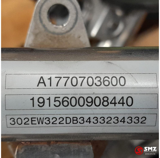 Mercedes-Benz Occ brandstofinjectiespruitsuk + 4 verstuivers AMG - Систем за гориво за Автомобил: слика 4 Mercedes-Benz Occ brandstofinjectiespruitsuk + 4 verstuivers AMG - Систем за гориво за Автомобил: слика 4