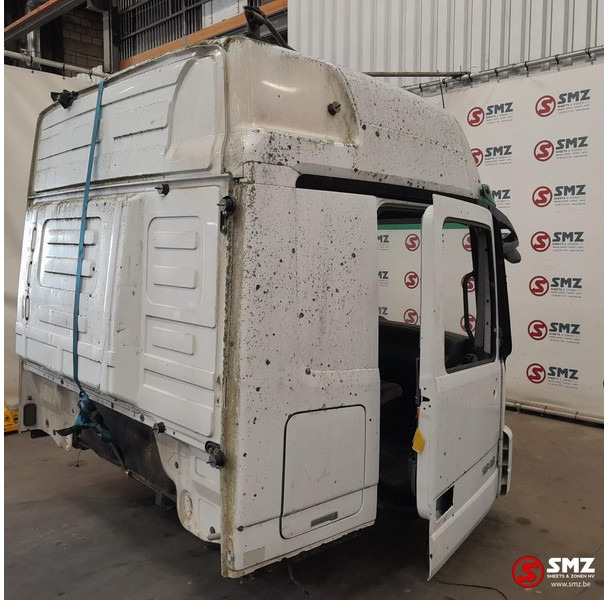 Mercedes-Benz Occ cabine Mercedes Actros MP2 - Кабина и ентериер за Камион: слика 4 Mercedes-Benz Occ cabine Mercedes Actros MP2 - Кабина и ентериер за Камион: слика 4