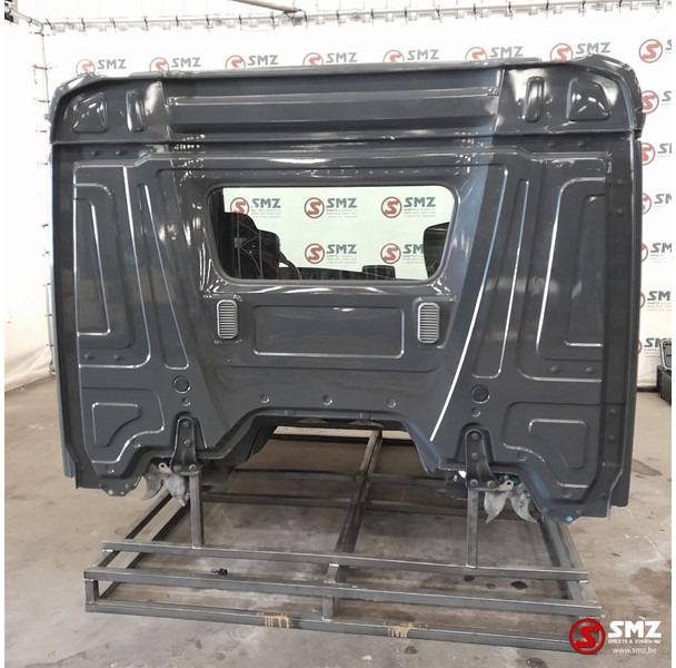 Mercedes-Benz Occ cabine Mercedes Actros MP4 low - Кабина и ентериер за Камион: слика 4 Mercedes-Benz Occ cabine Mercedes Actros MP4 low - Кабина и ентериер за Камион: слика 4