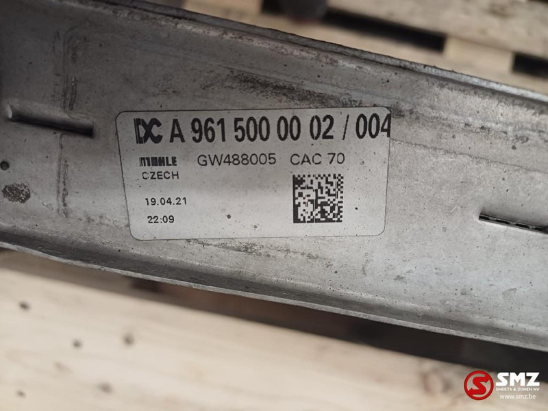 Mercedes-Benz Occ intercooler Mercedes - Интеркулер за Камион: слика 3 Mercedes-Benz Occ intercooler Mercedes - Интеркулер за Камион: слика 3