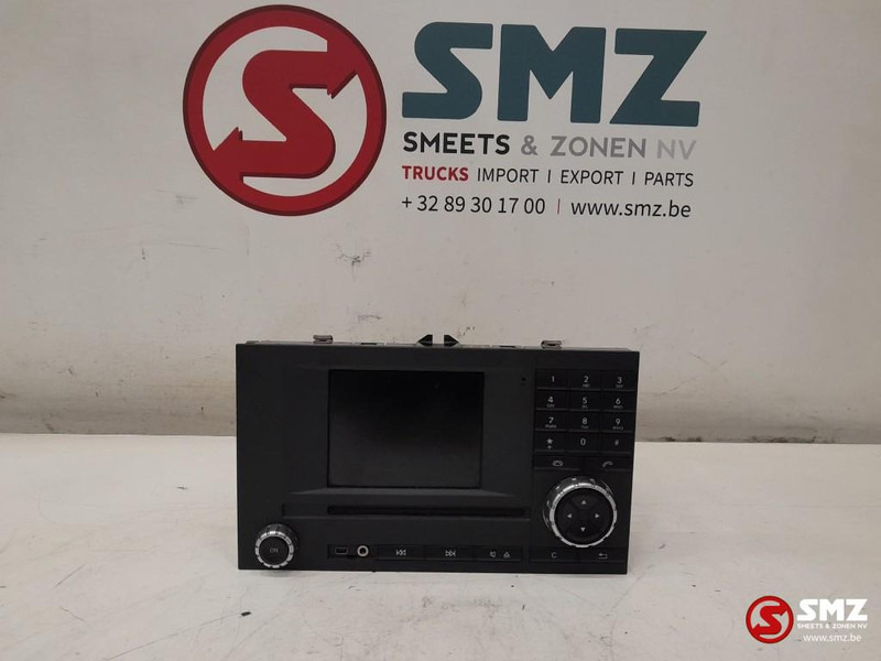 Mercedes-Benz Occ radio + navigatie Mercedes - Електричен систем за Камион: слика 1 Mercedes-Benz Occ radio + navigatie Mercedes - Електричен систем за Камион: слика 1
