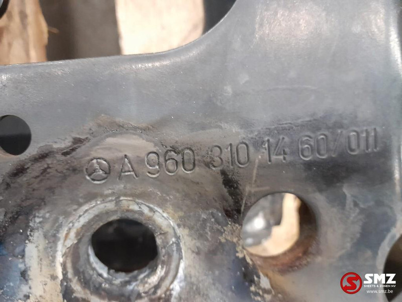 Mercedes-Benz Occ set cabinesteunen links en rechts Mercedes Act - Кабина и ентериер за Камион: слика 5 Mercedes-Benz Occ set cabinesteunen links en rechts Mercedes Act - Кабина и ентериер за Камион: слика 5