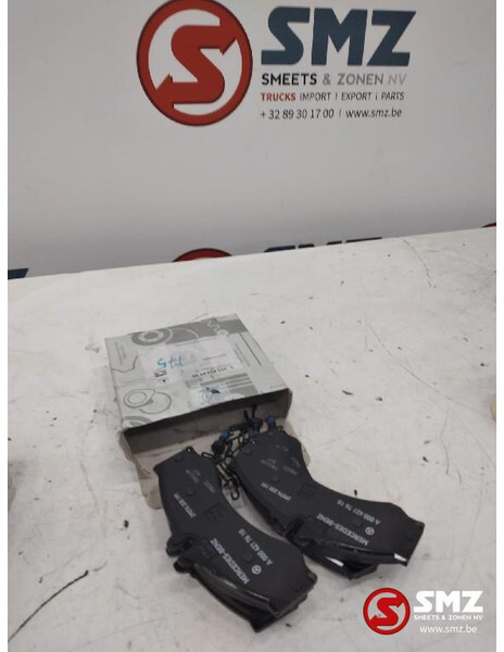 Mercedes-Benz Set remblokken mercedes sprinter w901-w905 a008420 - Влошки за сопирање за Камион: слика 1 Mercedes-Benz Set remblokken mercedes sprinter w901-w905 a008420 - Влошки за сопирање за Камион: слика 1