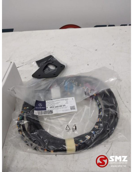 Mercedes-Benz Set ts houders mercedes a0018209014 - Кабина и ентериер за Камион: слика 4 Mercedes-Benz Set ts houders mercedes a0018209014 - Кабина и ентериер за Камион: слика 4