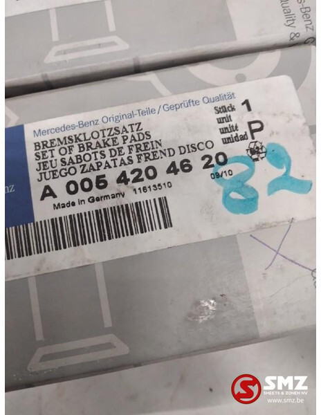 Mercedes-Benz Voorste remblokset mercedes c w202 a0054204620 - Влошки за сопирање за Камион: слика 2 Mercedes-Benz Voorste remblokset mercedes c w202 a0054204620 - Влошки за сопирање за Камион: слика 2