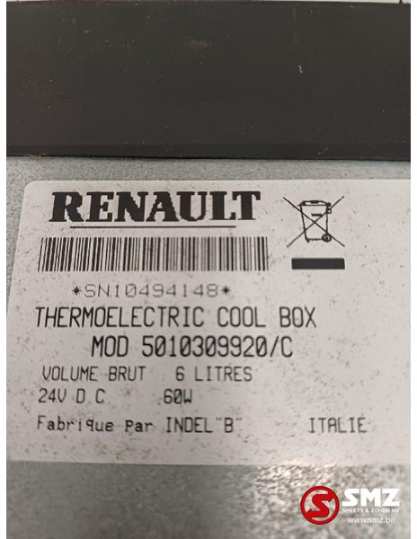 Renault Occ koelkast 6L Renault - Кабина и ентериер за Камион: слика 5 Renault Occ koelkast 6L Renault - Кабина и ентериер за Камион: слика 5