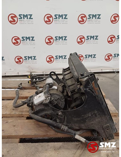 Scania Occ parkeerkoeler + aircocompressor Scania - Систем за ладење за Камион: слика 4 Scania Occ parkeerkoeler + aircocompressor Scania - Систем за ладење за Камион: слика 4