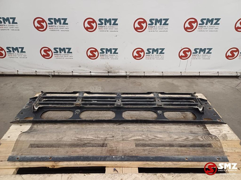 Volvo Occ binnenframe radiatorgrille Volvo - Решетка за Камион: слика 1 Volvo Occ binnenframe radiatorgrille Volvo - Решетка за Камион: слика 1