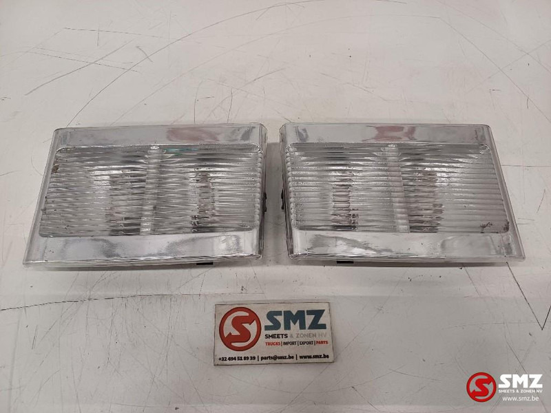 Volvo Occ binnenverlichting links + rechts Volvo - Кабина и ентериер за Камион: слика 1 Volvo Occ binnenverlichting links + rechts Volvo - Кабина и ентериер за Камион: слика 1