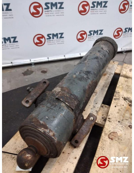 Volvo Occ hydraulische zuiger 92 cm 4x uitschuifbaar - Хидраулика за Камион: слика 1 Volvo Occ hydraulische zuiger 92 cm 4x uitschuifbaar - Хидраулика за Камион: слика 1