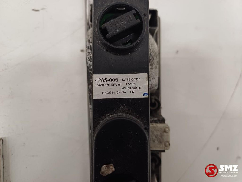 Volvo Occ set cabineverlichting deur + dak + binnen L/R - Кабина и ентериер за Камион: слика 3 Volvo Occ set cabineverlichting deur + dak + binnen L/R - Кабина и ентериер за Камион: слика 3