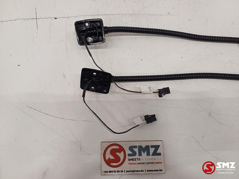 Volvo Occ set van 2 leeslampen Volvo - Кабина и ентериер за Камион: слика 3 Volvo Occ set van 2 leeslampen Volvo - Кабина и ентериер за Камион: слика 3