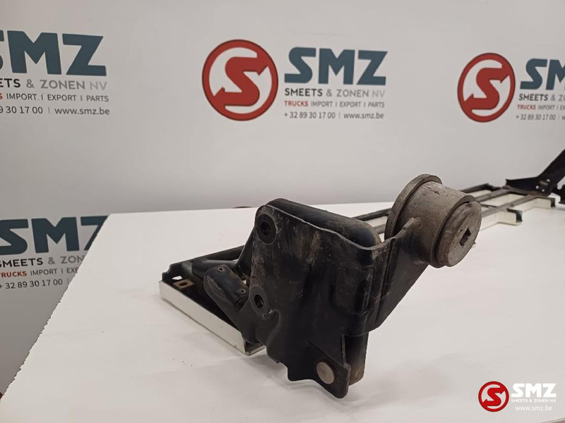 Volvo Occ voorgrille + scharnieren Volvo - Решетка за Камион: слика 3 Volvo Occ voorgrille + scharnieren Volvo - Решетка за Камион: слика 3