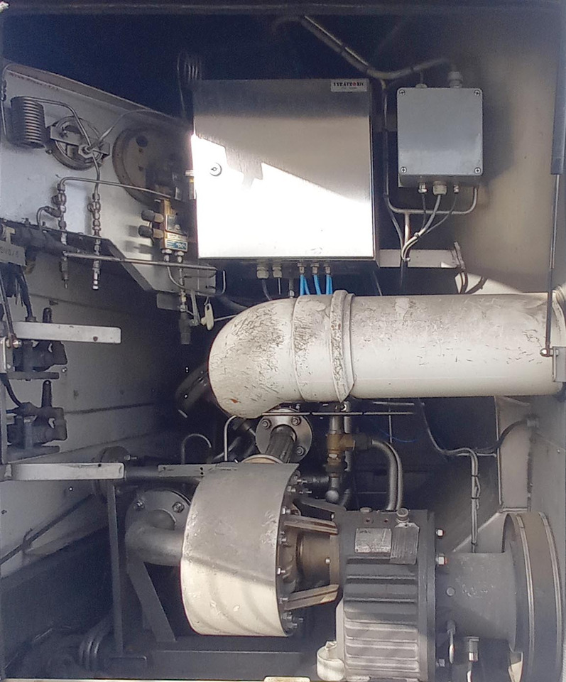 AGA Cryo Gas tank semi-trailer cryogenic used for nitrogen, argon, oxygen, LIN, LOX, LAR. - Полуприколка цистерна: слика 5 AGA Cryo Gas tank semi-trailer cryogenic used for nitrogen, argon, oxygen, LIN, LOX, LAR. - Полуприколка цистерна: слика 5