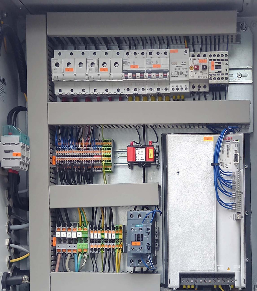 Полуприколка цистерна Schwingenschlögel Gas tank semi-trailer used for LNG/CNG mobile filling station Methan Gas Cryogenic: слика 11 Полуприколка цистерна Schwingenschlögel Gas tank semi-trailer used for LNG/CNG mobile filling station Methan Gas Cryogenic: слика 11