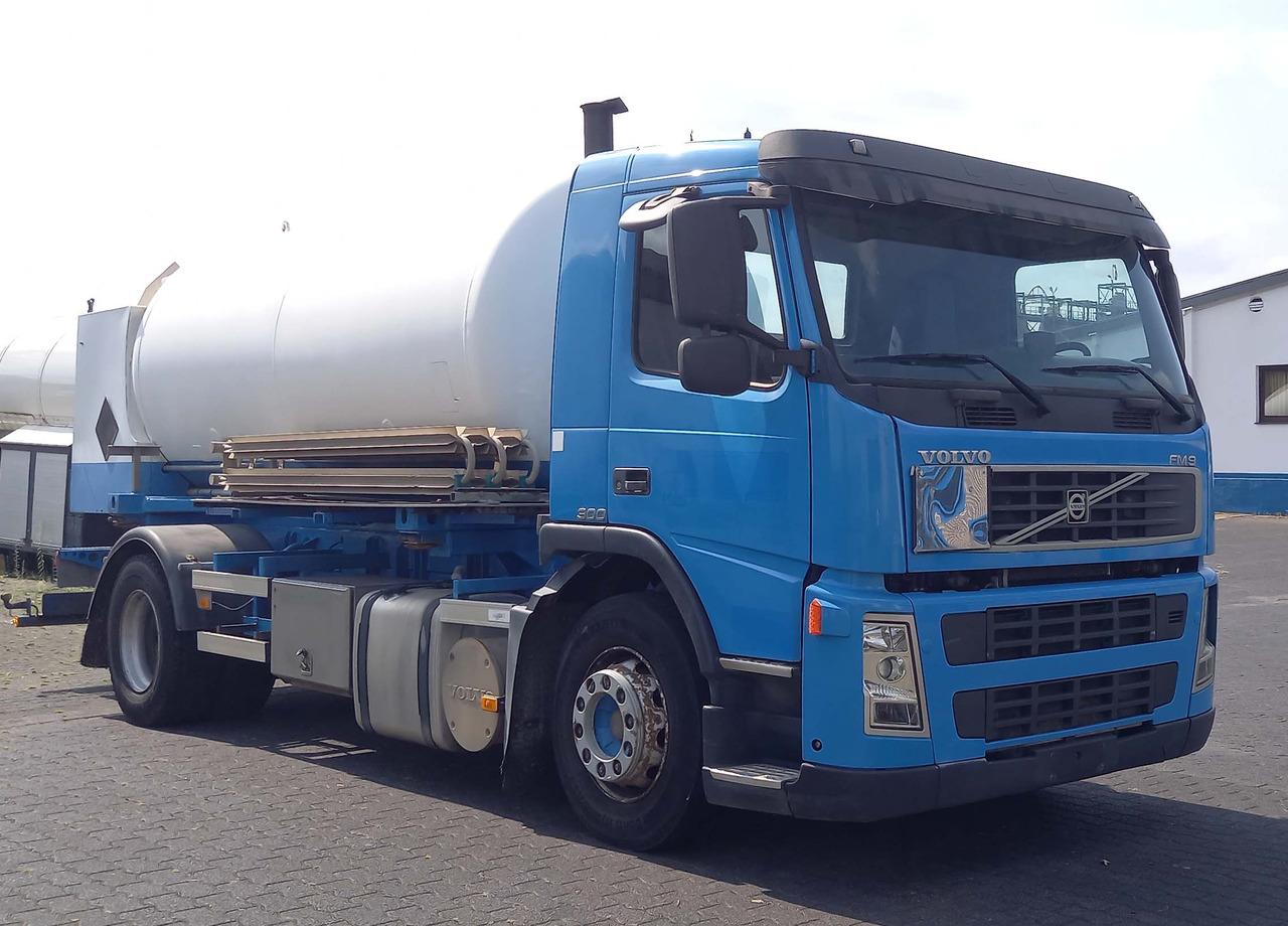 VOLVO Gas oxygen, argon, nitrogen - Камион цистерна: слика 1 VOLVO Gas oxygen, argon, nitrogen - Камион цистерна: слика 1