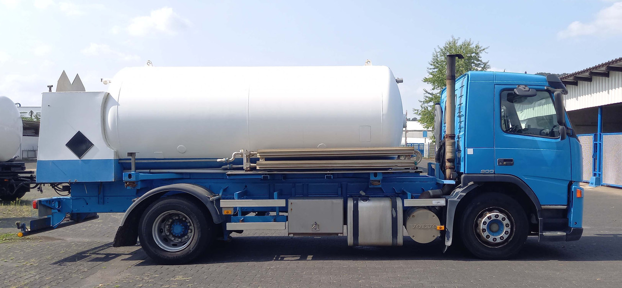 VOLVO Gas oxygen, argon, nitrogen - Камион цистерна: слика 3 VOLVO Gas oxygen, argon, nitrogen - Камион цистерна: слика 3