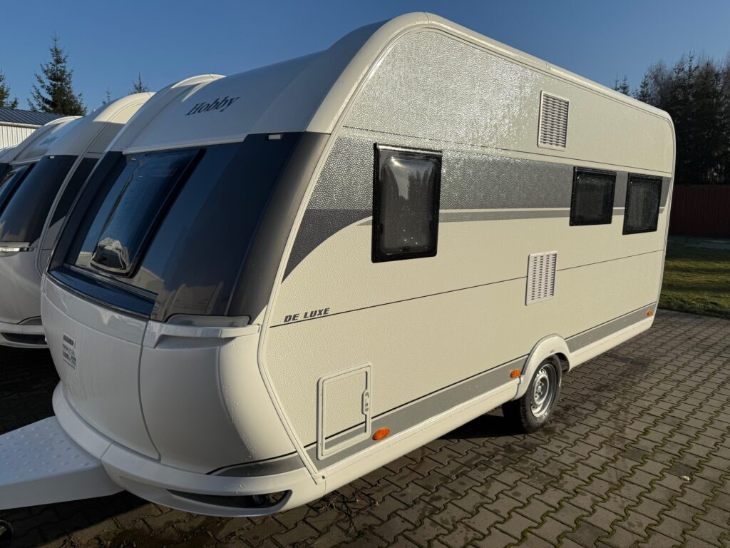 HOBBY DE LUXE 460 UFe 2025 - Камп приколка: слика 1 HOBBY DE LUXE 460 UFe 2025 - Камп приколка: слика 1