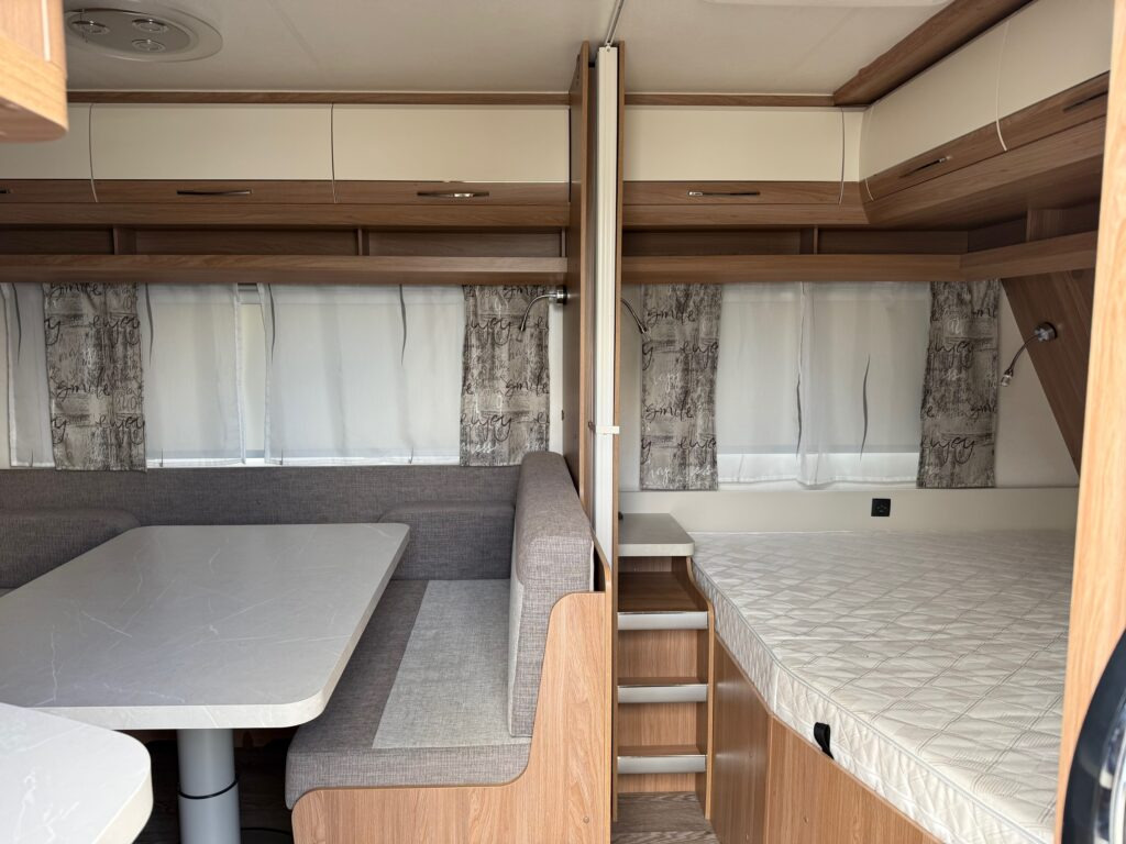 Hobby 545 KMF DE LUXE 2021 - Камп приколка: слика 5 Hobby 545 KMF DE LUXE 2021 - Камп приколка: слика 5