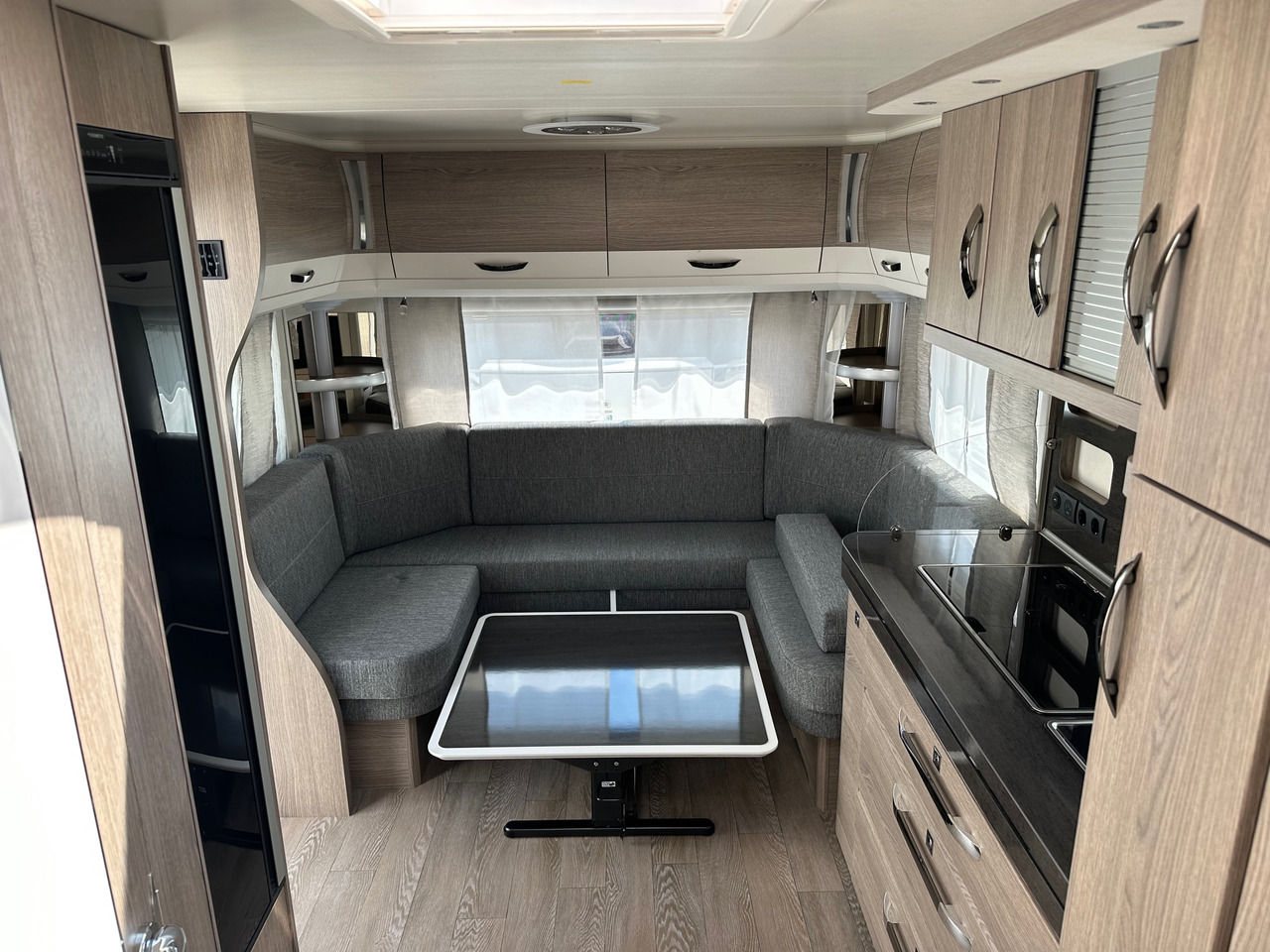 Hobby 560 UL Prestige 2023 - Камп приколка: слика 5 Hobby 560 UL Prestige 2023 - Камп приколка: слика 5