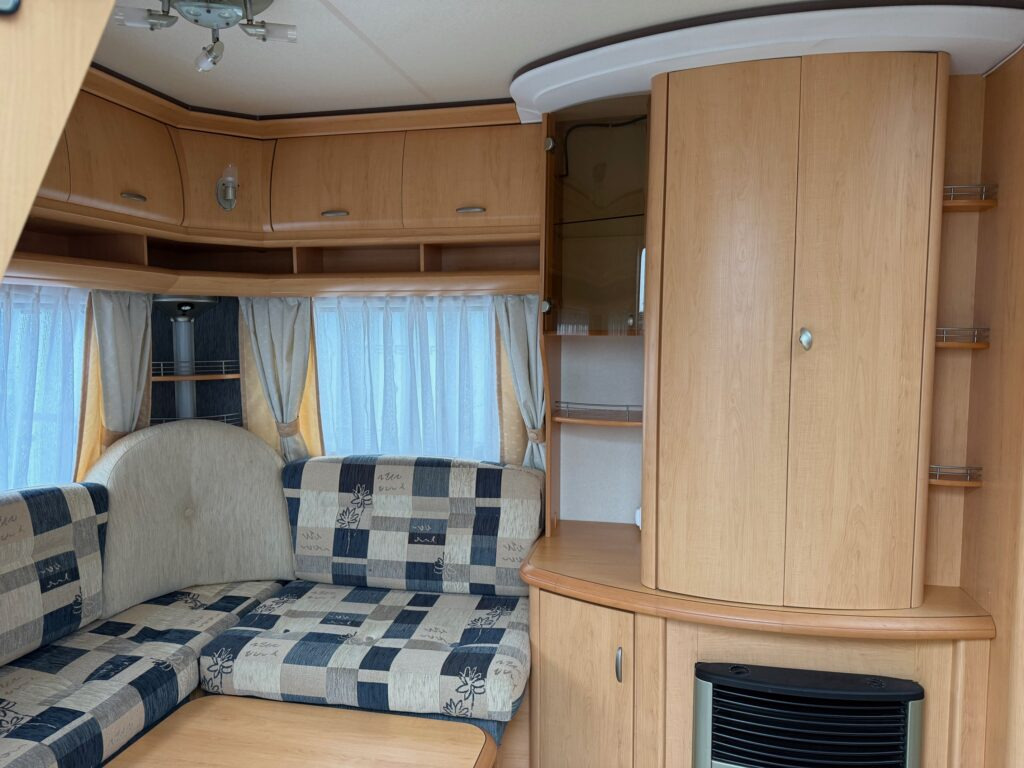 Hobby De Luxe 540 UL 2007 - Камп приколка: слика 5 Hobby De Luxe 540 UL 2007 - Камп приколка: слика 5