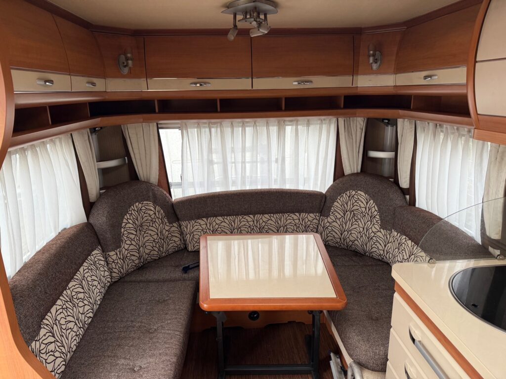 Hobby Excellent 460 UFe 2013 - Камп приколка: слика 5 Hobby Excellent 460 UFe 2013 - Камп приколка: слика 5