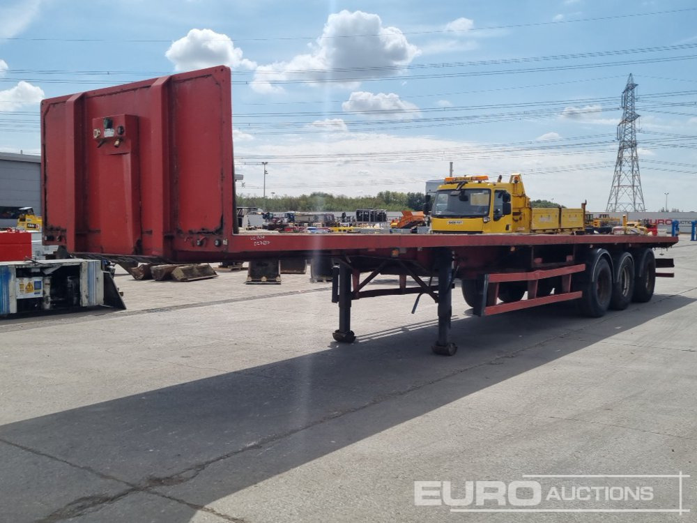 2001 M & G Trailers Tri Axle Flatbed Trailer, Rear Lift Axle, Twist Locks - Полуприколка платформа: слика 1 2001 M & G Trailers Tri Axle Flatbed Trailer, Rear Lift Axle, Twist Locks - Полуприколка платформа: слика 1