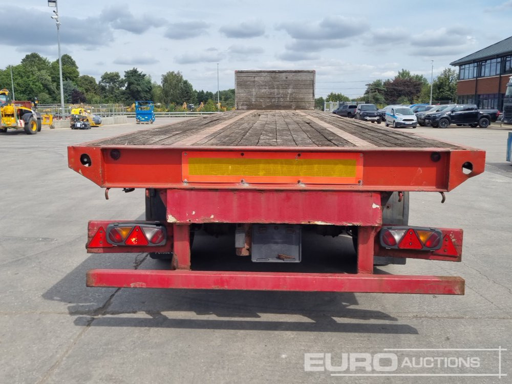 2001 M & G Trailers Tri Axle Flatbed Trailer, Rear Lift Axle, Twist Locks - Полуприколка платформа: слика 4 2001 M & G Trailers Tri Axle Flatbed Trailer, Rear Lift Axle, Twist Locks - Полуприколка платформа: слика 4