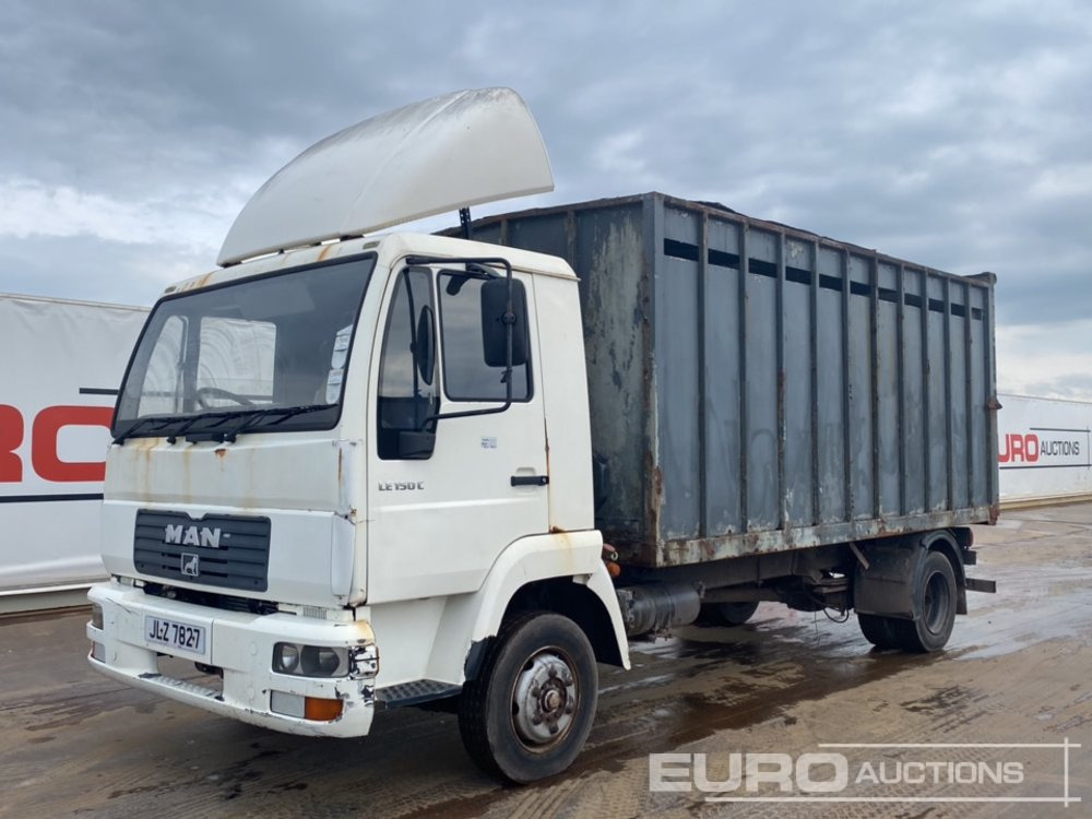 2002 MAN LE150C - Камион за добиток: слика 1 2002 MAN LE150C - Камион за добиток: слика 1