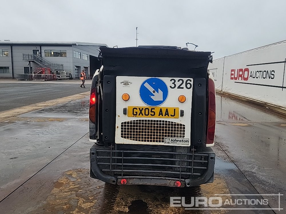 2005 Johnson 142A 101T - Возило за метење: слика 4 2005 Johnson 142A 101T - Возило за метење: слика 4