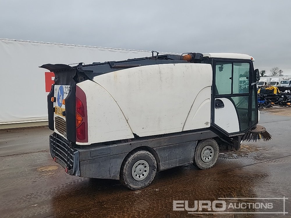 2005 Johnson 142A 101T - Возило за метење: слика 5 2005 Johnson 142A 101T - Возило за метење: слика 5