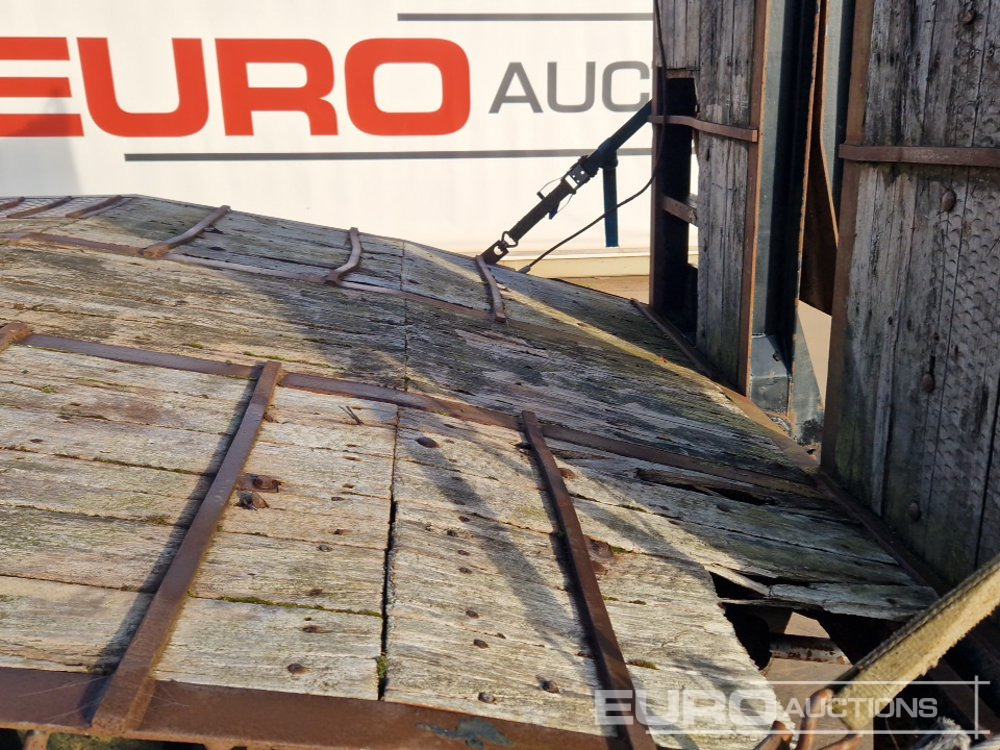 Камион со платформа за транспорт на тешка машини 2005 Volvo FL220: слика 22