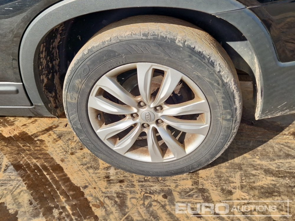 SUV 2011 Kia Sorento: слика 6