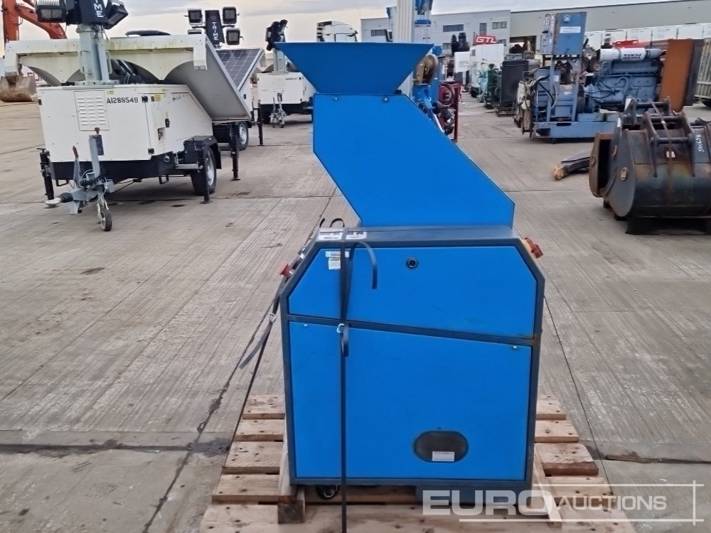 2011 Sintd TG-1821 415 Volt Recycling Granulator - Градежна опрема: слика 2 2011 Sintd TG-1821 415 Volt Recycling Granulator - Градежна опрема: слика 2