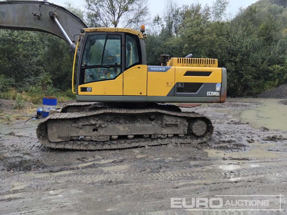 2011 Volvo EC250DL - Багер гасеничар: слика 1 2011 Volvo EC250DL - Багер гасеничар: слика 1