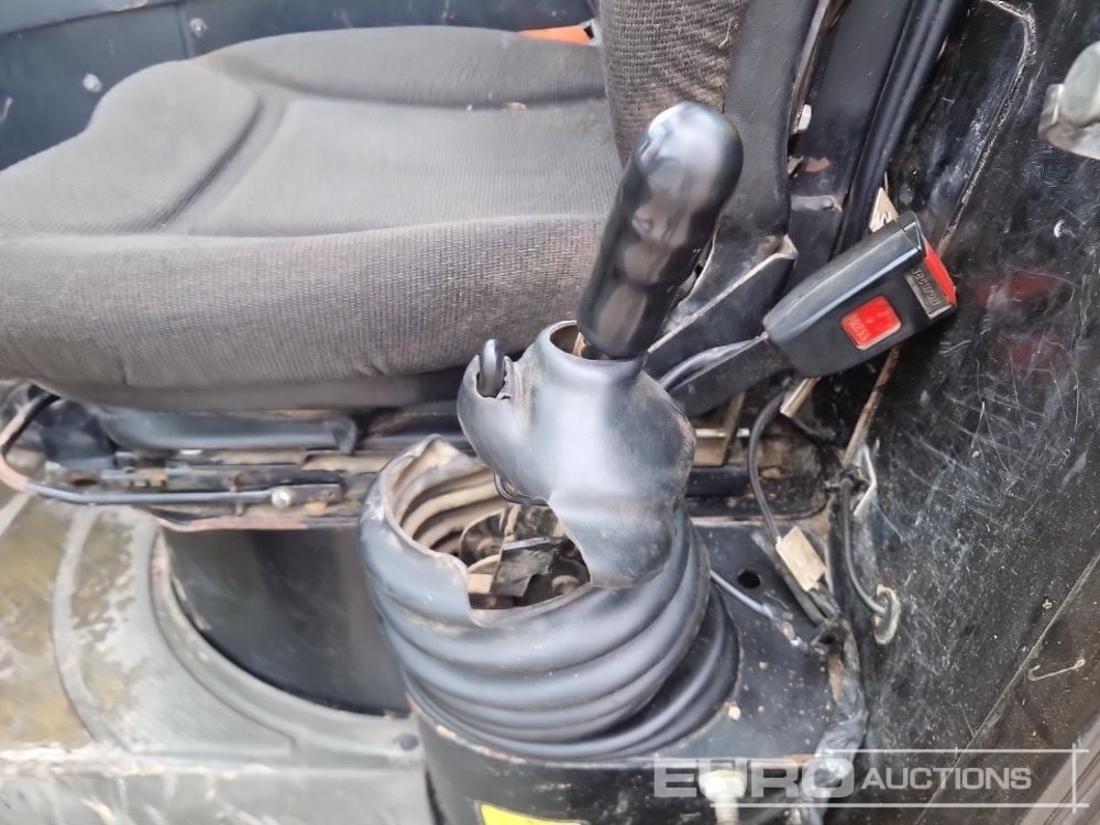 Телескопски ракувач 2013 JCB 520-40: слика 32 Телескопски ракувач 2013 JCB 520-40: слика 32