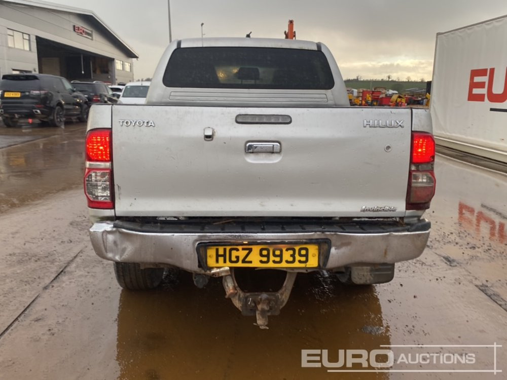 2013 Toyota Hilux Invincible - Пикап: слика 4 2013 Toyota Hilux Invincible - Пикап: слика 4