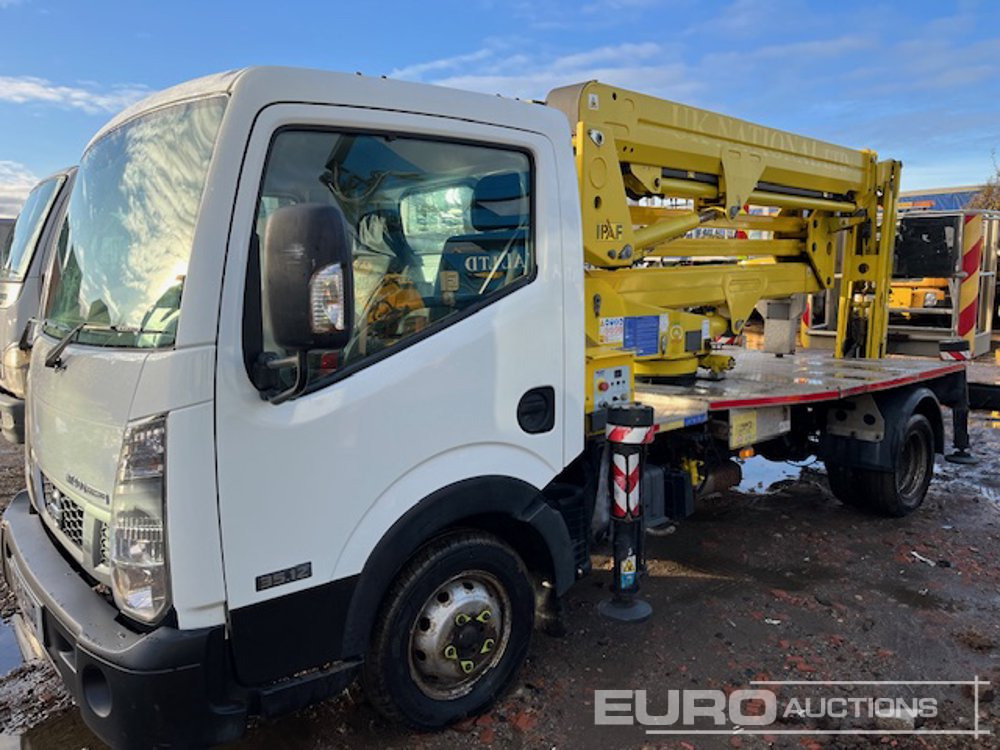 2014 Nissan NT400 CABSTAR - Камион со подигачка кошница: слика 2 2014 Nissan NT400 CABSTAR - Камион со подигачка кошница: слика 2