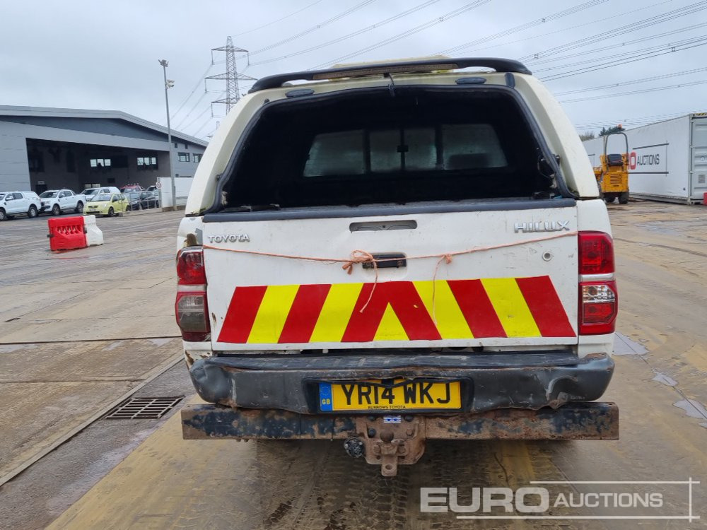 2014 Toyota Hilux - Пикап: слика 4 2014 Toyota Hilux - Пикап: слика 4