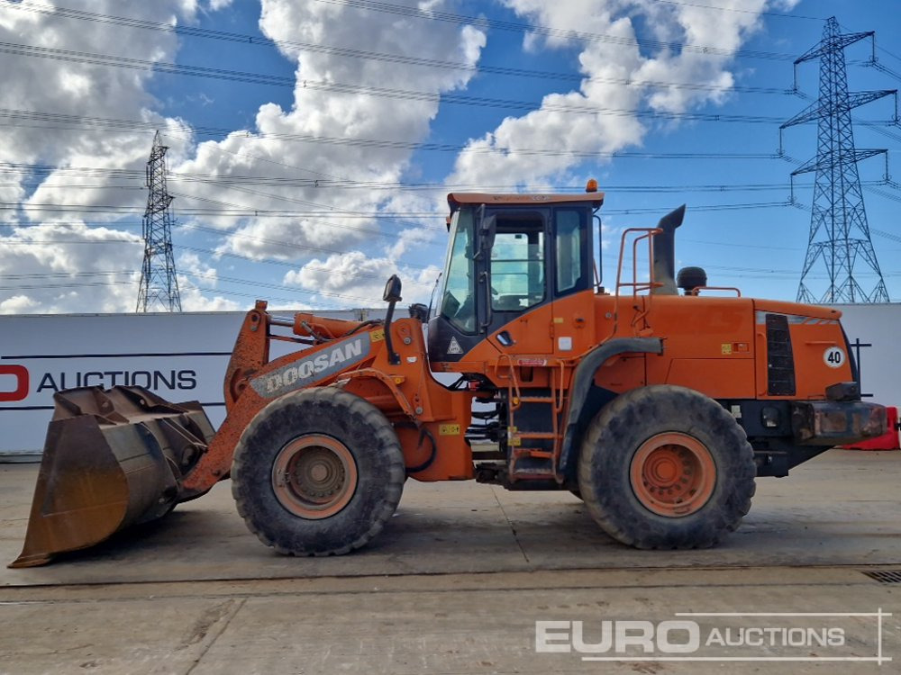 2015 Doosan DL300-3 - Натоварувач на тркала: слика 2 2015 Doosan DL300-3 - Натоварувач на тркала: слика 2