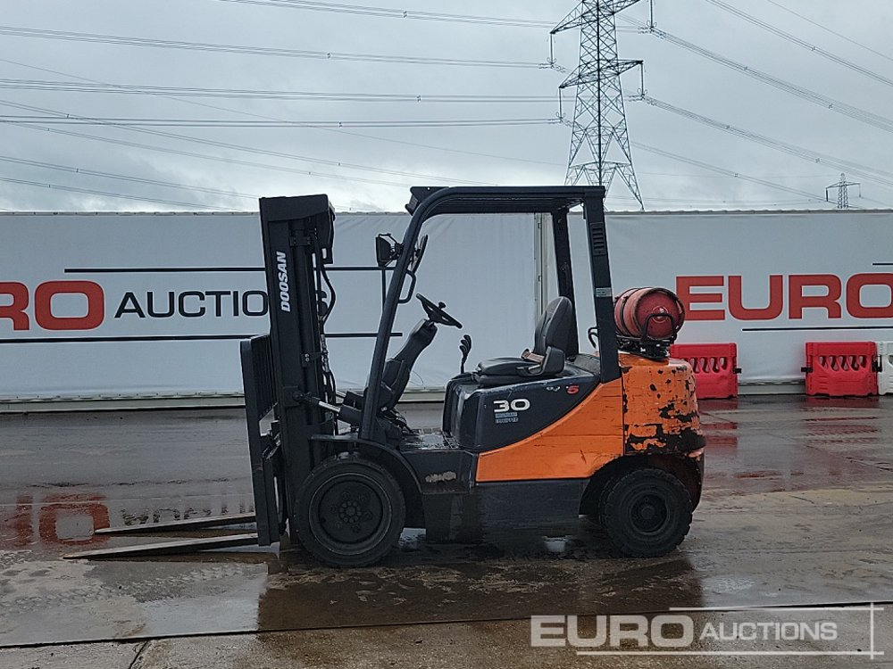 2015 Doosan G30E-5 - Вилушкар: слика 2 2015 Doosan G30E-5 - Вилушкар: слика 2