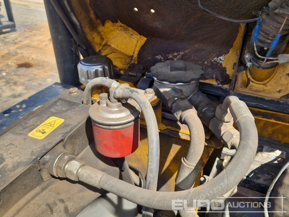 Мини истоварувач 2015 JCB 1THT: слика 28